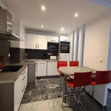 New Centre 3p Clim Apartment